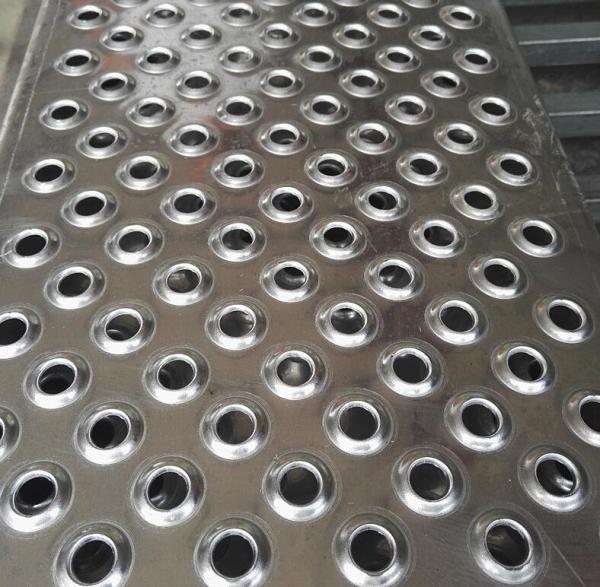 Galvanisée à chaud Perf O Grip Grating 2-4m en aluminium en acier inoxydable
