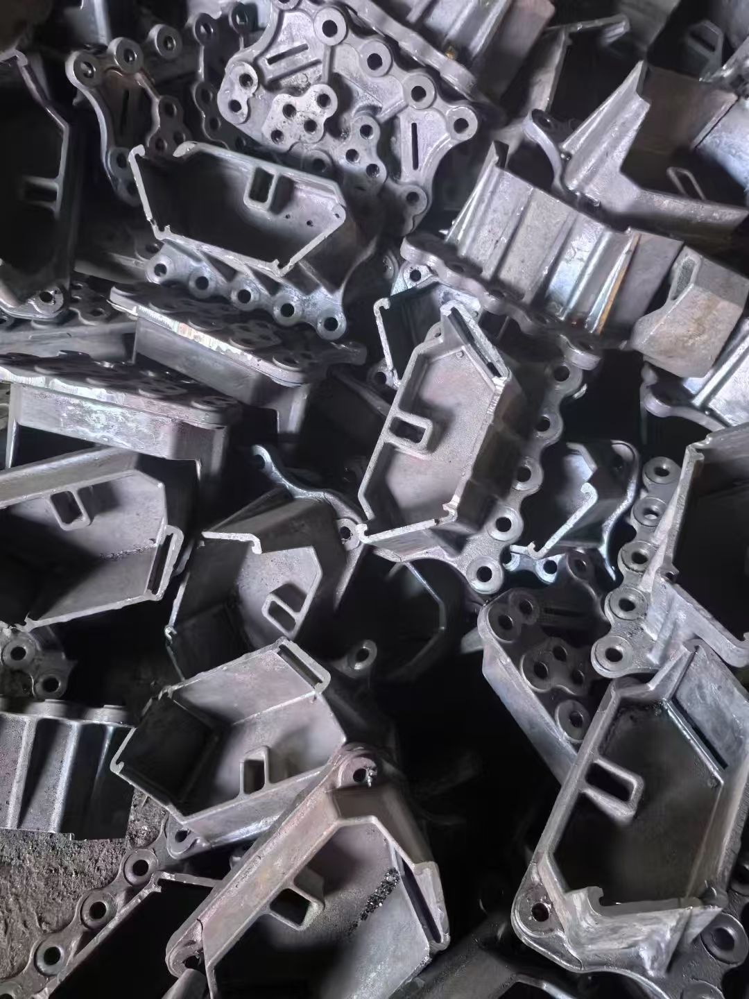Precision Coated Sand Mold Casting with High Structural Hardness, Excellent Wear Resistance, and Chemical Corrosion Resistance for Automotive & Hydraulic Systems