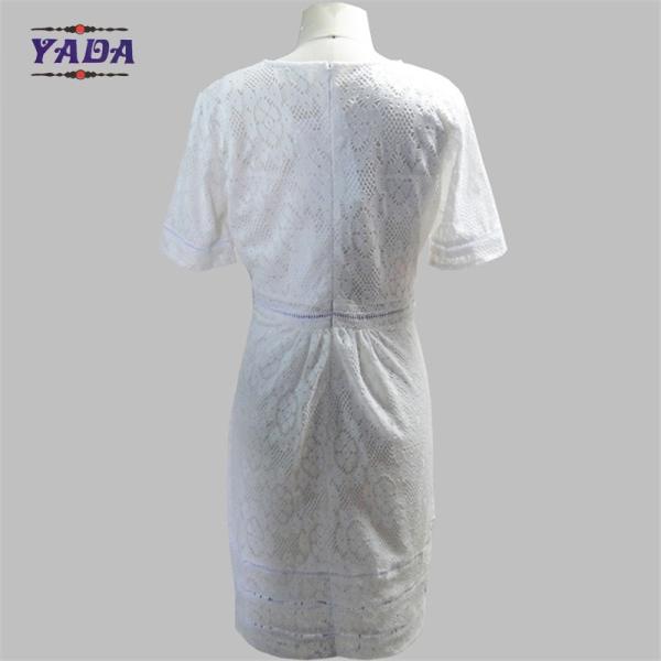 Une chemise en dentelle Kate Middleton, une robe plus taille pour femme, élégante.