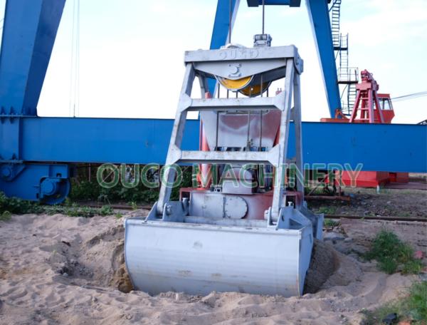 Q345B Steel Wireless Remote Control Clamshell Grab Bucket 4CBM