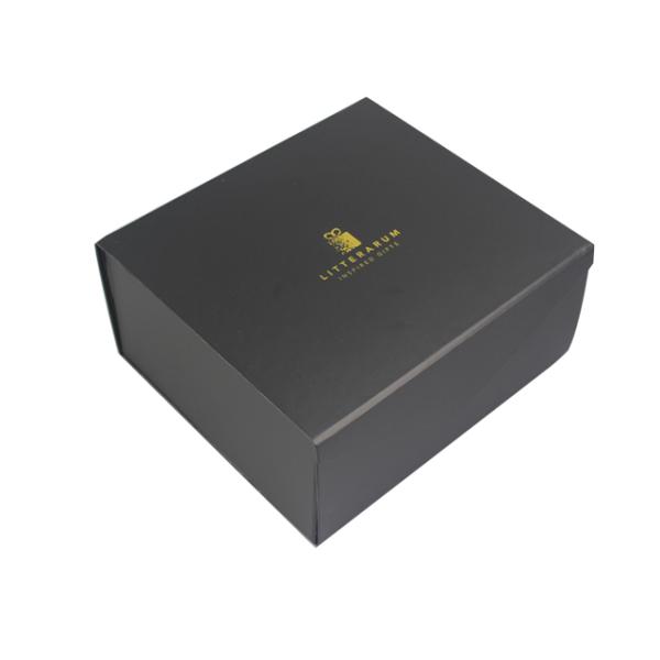 Luxury Matte Noir magnétique pliant en feuille chaude Logo Vêtements Custom Vêtements Custom Boîtes d'emballage