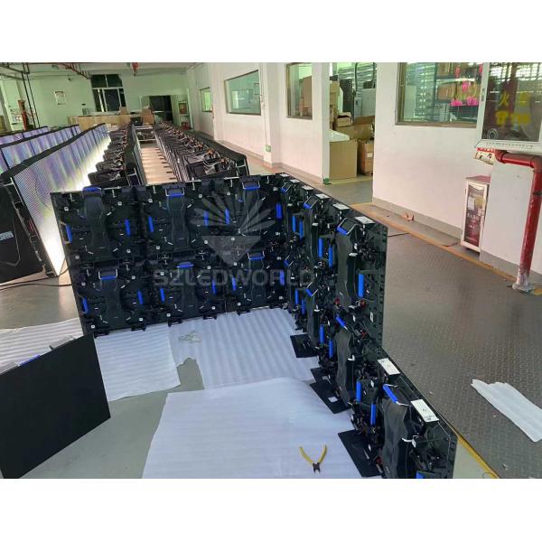 На открытом воздухе строя угловой экран SMD3535 P10 960x960mm СИД рекламы