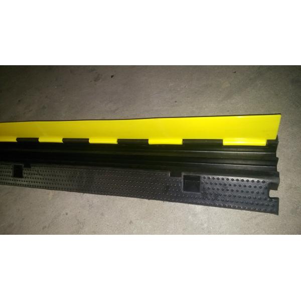 Привяжите ферменной конструкции этапа протектора кабеля путя креста 2 черноту/желтый цвет напольной резиновой приспосабливая