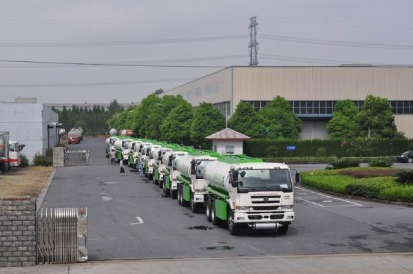 22500L Dongfeng Nissan Diesel 6x4 320HP Aluminum Alloy Fuel Oil Delivery Truck