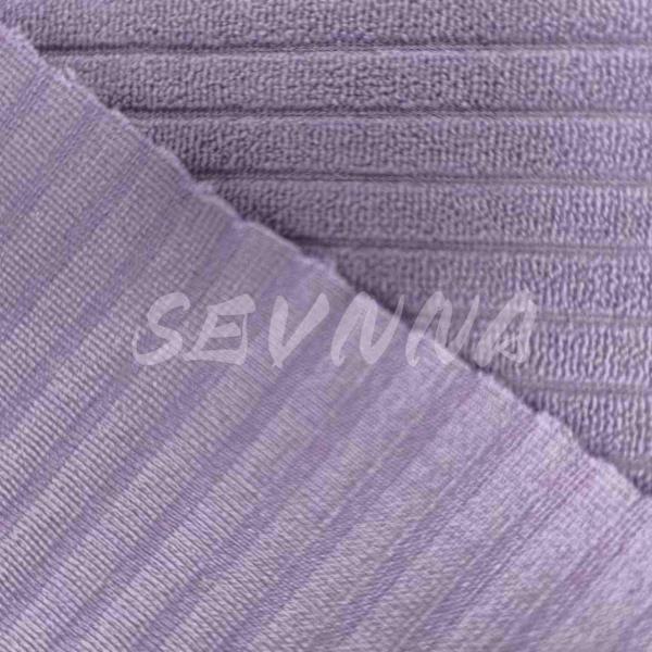 リサイクル ポリエステル 繊維 持続可能な ファッション の 緑色 代替品