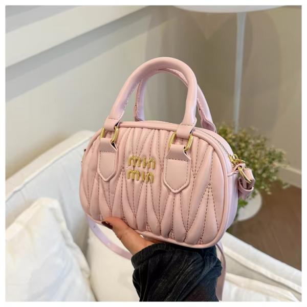 Summer Women's Small Leather Messenger Bag with Mini Pleated Pattern and ZIP Closure