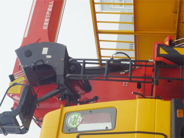 Une nouvelle grue de 18 tonnes montée sur un camion