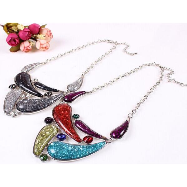 European retro-grade resin glitter sprinkled with diamond necklace with earrings