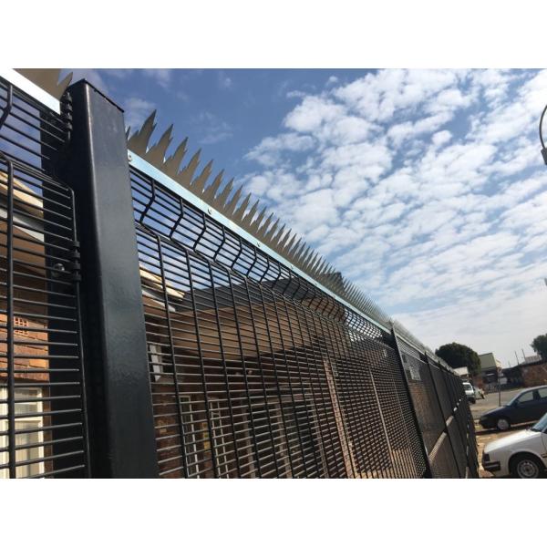 Military Site Anti Intrusion Pvc Coated 358 Mesh Fencing Top With Razor Barbed Wire