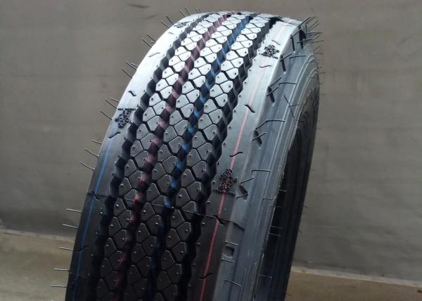 14 Inch Diameter Light Truck Tires 4 Circumferential Zigzag Grooves Design 6.00R14LT