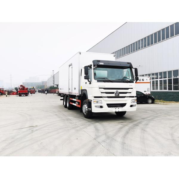 Minus 18 to 20 Centi Degree Temperature Range Sinotruk HOWO 6x4 Refrigerator Van Truck