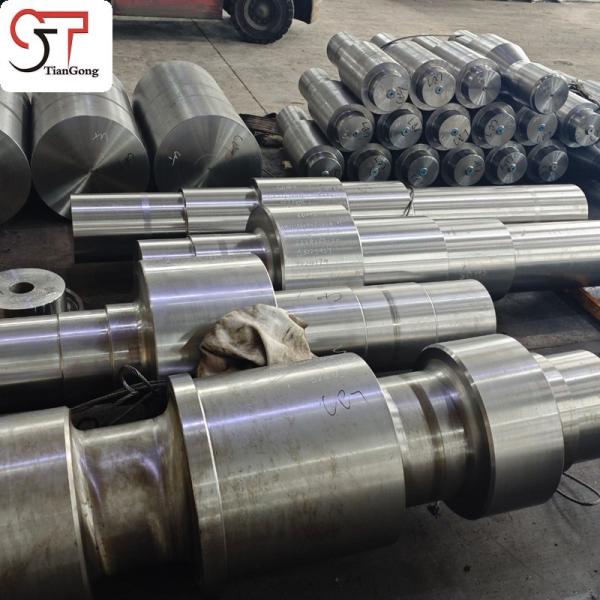 17NiCrMo6-4 Alloy Steel Forgings Low Speed Shaft And High Speed Shaft Spindle