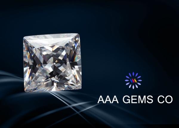 VVS1 Pendant White Square Moissanite RI 2.65 - 2.69 High Hardness