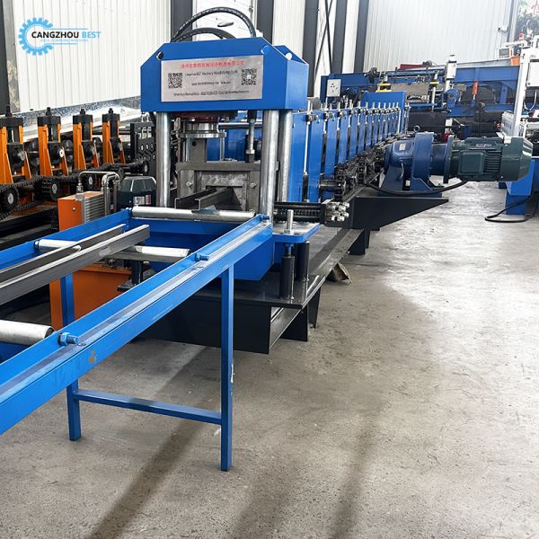 Manufacture Black Steel Auto Cutting Manually Change Size C Purlin Roll Forming Macchine
