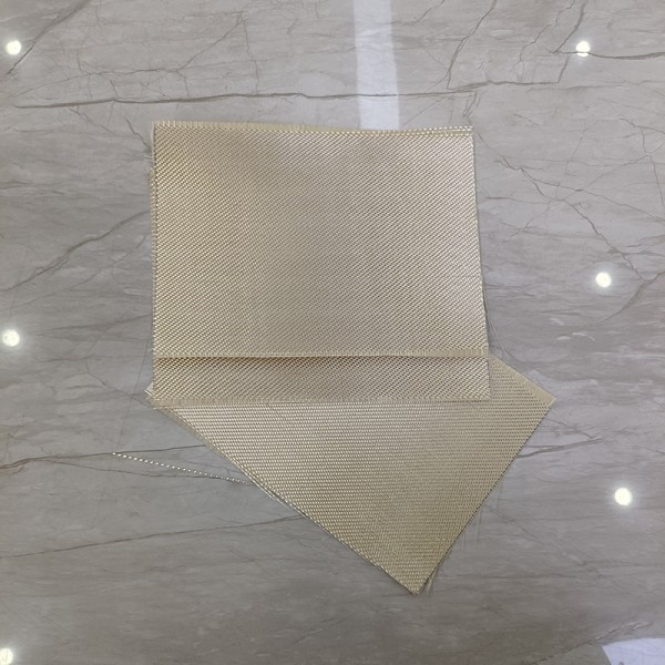 Heat Treated High Silica Fiberglass Fabric With Vermiculite Coated Thermal Insulation