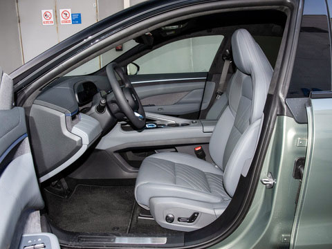 Zeekr 001 2024 Retail Ride-On EV Car The Ultimate Choice for Passenger Transportation