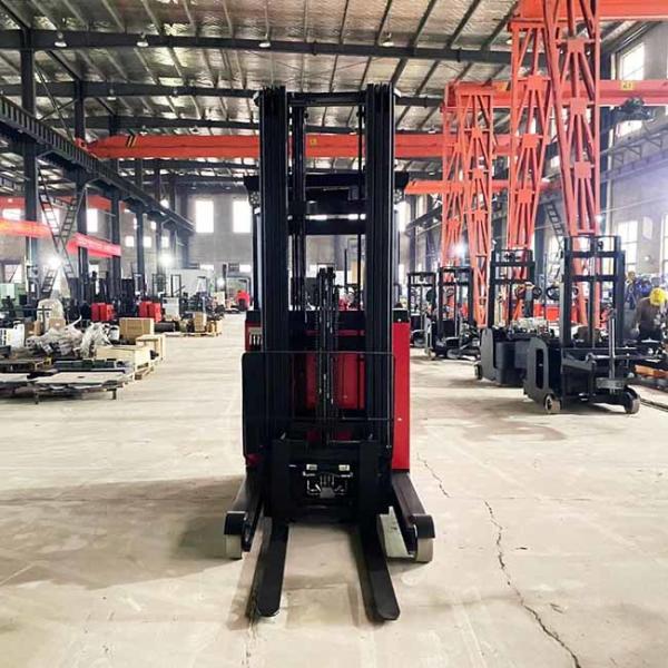 1.5T Electric Reach Truck Forklift CQD15B Stand Type Triplex 6m Mast