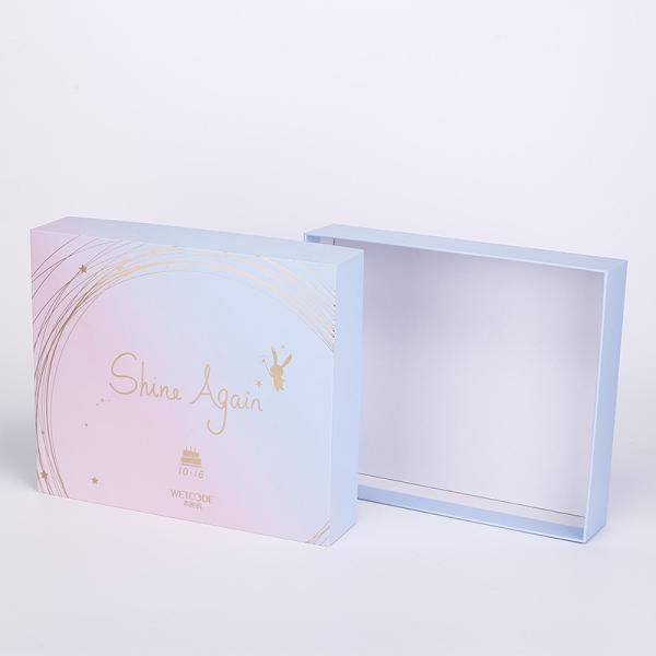 Pink Blue 300gsm Art Paper Custom Luxury Apparel Boxes Hot Stamping