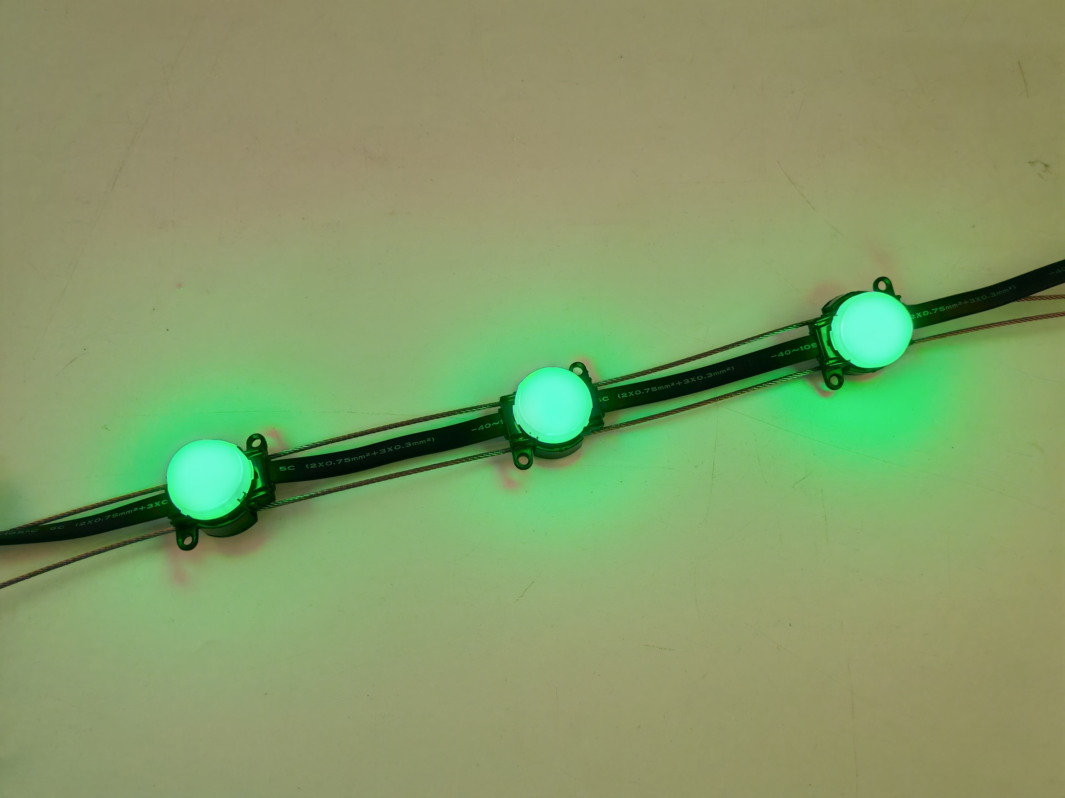 40mm RGBW LED Point Light DC24V IP67 DMX512 Control Pixel Module for Holiday Amusement Park Permanent Lighting