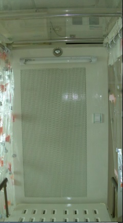 Isolement hospitalier équipement de lit médical électrique avec ventilateur de purification d'air OEM