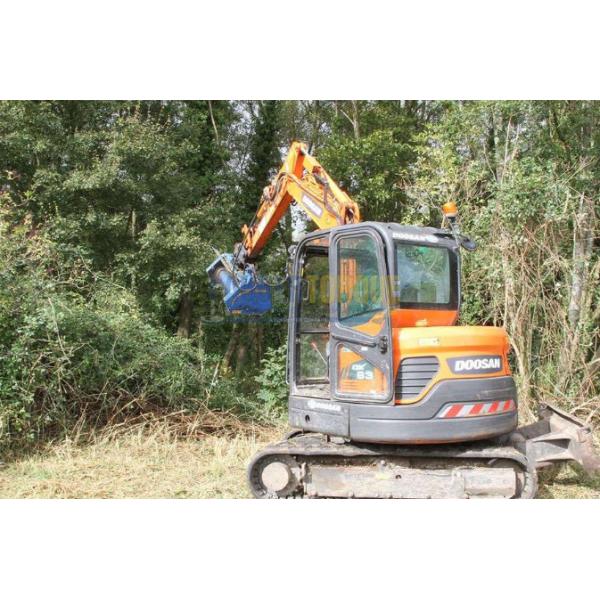 Hydraulic Hedge Cutter / Bush Trimmer with Enhanced Control and Minimized Noise