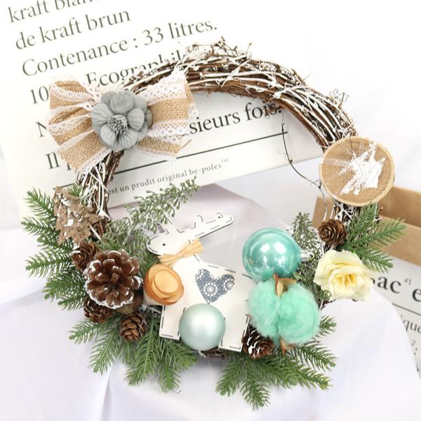 Plush Cloth and Plastic Christmas Pinecone Wreath for Outdoor Christmas Decorations