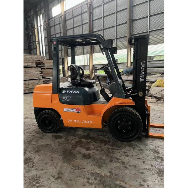 3 тонны подержанной вилочной погрузки Toyota Diesel Toyota 7FD30 из Японии