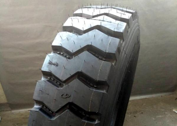 Big Block Tread Off Road Truck Tires 12.00R20 Outstanding Grip Performance