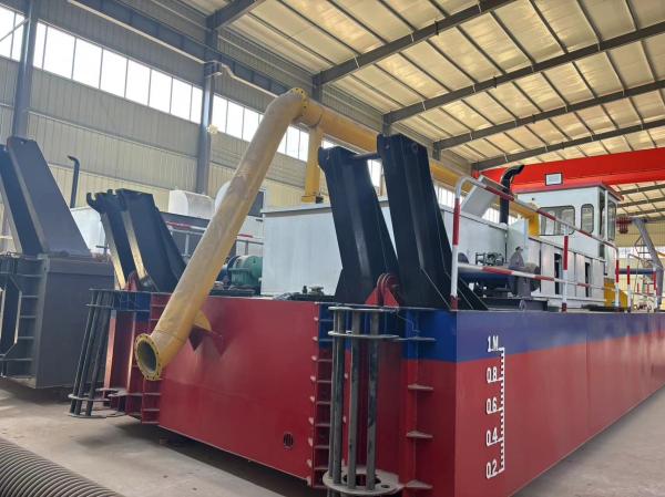 River Dredging Cutter Suction Dredger With 220kw Hydraulic Cutter Power And 4800m3/h Water Flow