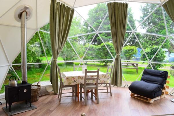 Snowproof Winter Resort Geo Dome Tent Igloo Camping Tents 200 Kg/Sqm