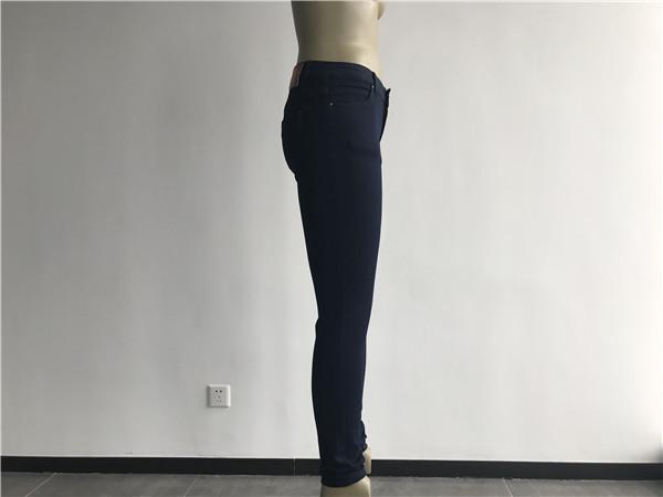 Pristine Wash Ladies Denim Jeans With Functional Pockets / Embroidery TW81288