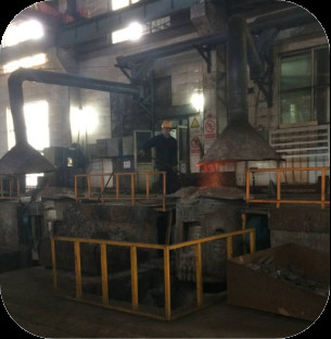 DIN 17245 Flanged Globe Valve Medium Steam Wheel Carbon Steel Silvery White