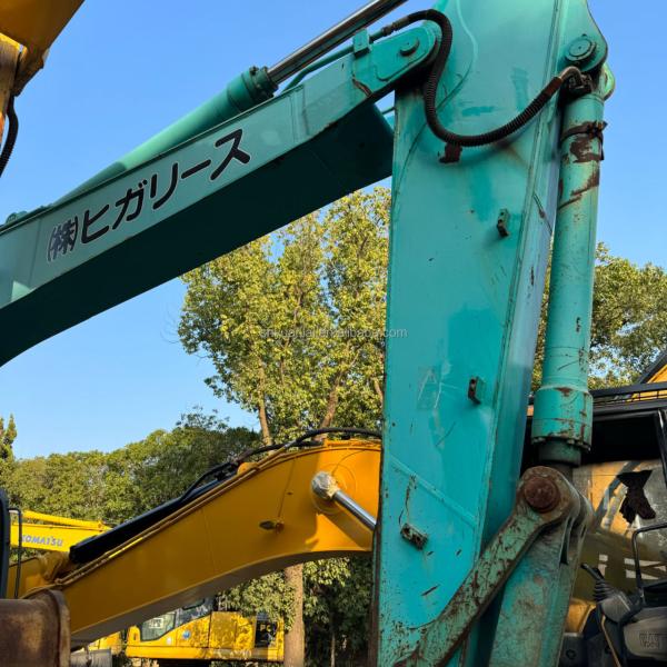 Excavateur Kobelco SK260 d'occasion avec conception en acier doux et puissance globale élevée