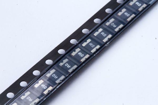 1210 1.75A PPTC Fusiles reestablecibles / SMD Polyswitch Dispositivos reestablecibles para teléfono móvil