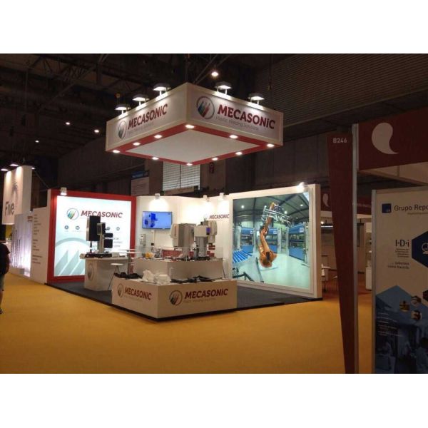 Machine de soudage à plat chaud à servo horizontal avec une capacité nominale de 6000 W, une tension de 380 V et un courant de 15 A pour le soudage en plastique