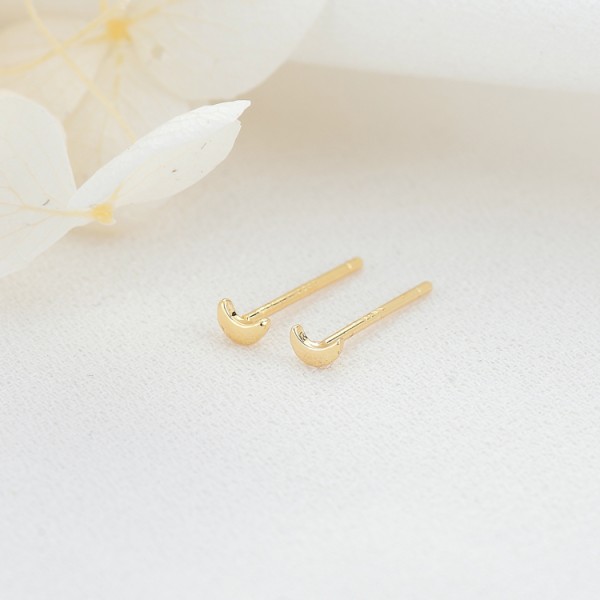 Wholesale 14K Gold Plated Brass Fashion Small Stud Earring in Star Butterfly Heart and Moon Shapes Jewelry Earrings
