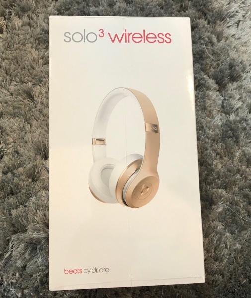 Beats by Dr. Dre Solo3 Wireless Headband Headphones - Gold Excellent Condition