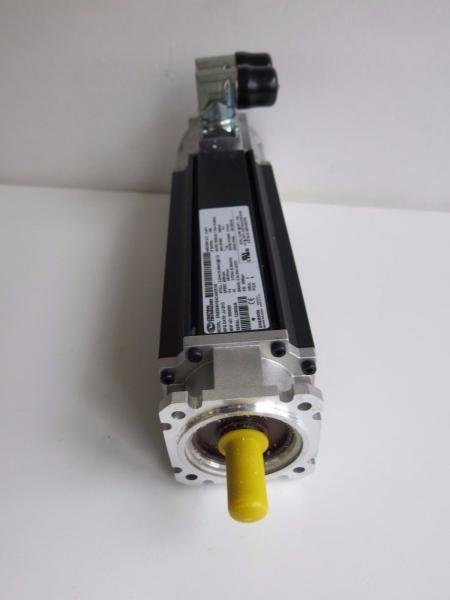075E2B401BACAA075140 original novo, 1.7N.m, 5400rpm, 74s, 0.71kw, 200/240VAC, 19,5 libras no Cont de EMERSON.