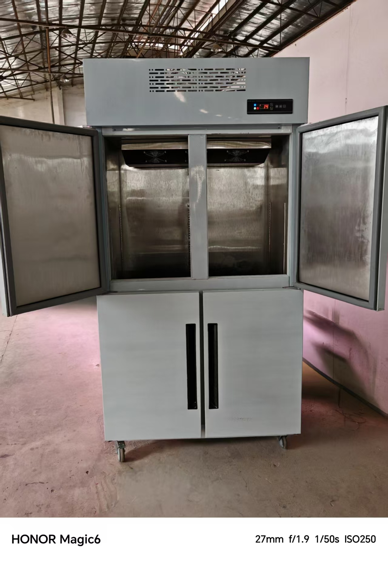 Commercial Kitchen Refrigerator Temperature -10C-0C and 1000*620*1960mm Size