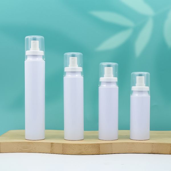 White PET Plastic Spray Bottle with Fine Mist Spray and Customizable Options for Cosmetic Brands