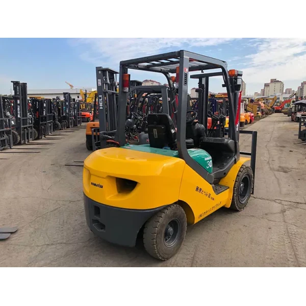 Japan Made Used Komatsu 3 ton Diesel FD30 FD80 FD50 Forklift in Excellent Condition