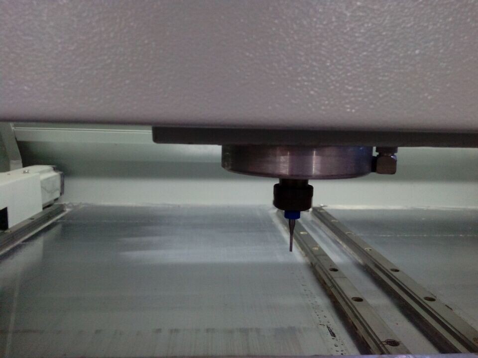 PCBA направляя автомат для резки PCB с точностью оси 0.001mm