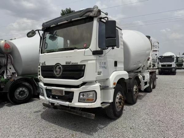 Un camion chinois de grande capacité de 16 mètres cubes avec châssis SHACMAN