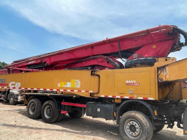 Pompes à béton montées sur un camion 56 mètres Machine utilisée pour la construction de béton pour les projets