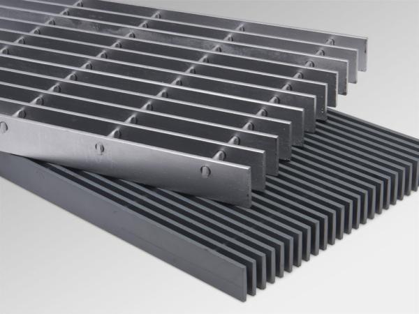 Removable Heavy Duty Steel Grating with 3/4 to 7 Depth and 40-50 Years Lifespan for Drainage