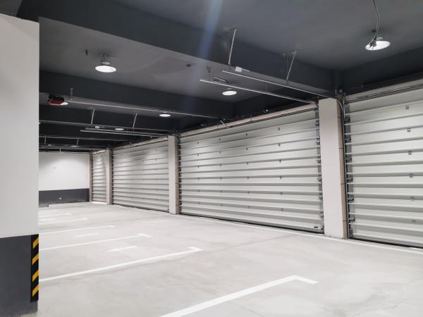 Warehouse Iso9001 Sectional Overhead Door Vertical Lift Commercial Industrial
