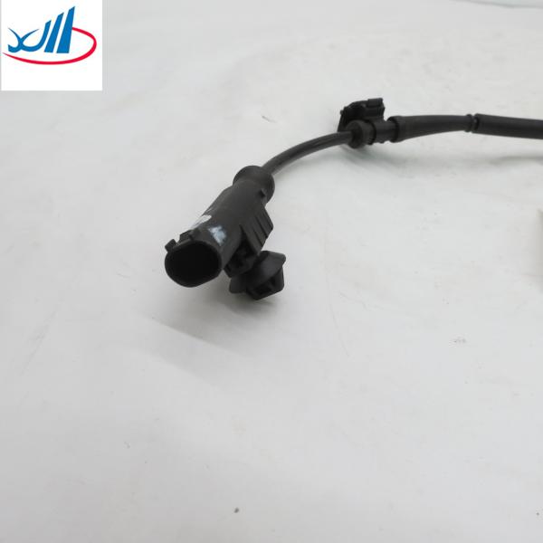 Truck Engine Spare Parts Rear ABS Wheel Speed Sensor 3550500AKZ16A