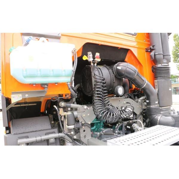 HOWO 6X4 Tractor Truck for Heavy Duty Transport Hydraulic Steering Power Assistance