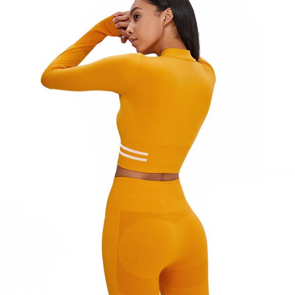 Conjunto de roupas esportivas femininas com logotipo personalizado de fábrica e ajuste fino e respirável