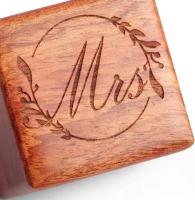 Boîte de bague de mariage et de fiançailles en bois, personnalisable de qualité supérieure pour votre jour spécial.